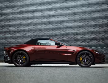 Aston Martin Vantage Roadster [Japan] '2021–25