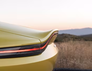 2021–25 Aston Martin Vantage Roadster [North America] '2020–25
