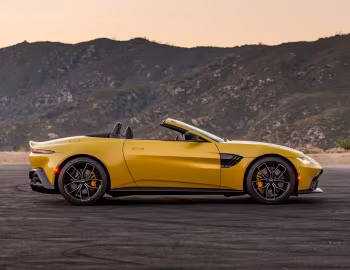 2021–25 Aston Martin Vantage Roadster [North America] '2020–25