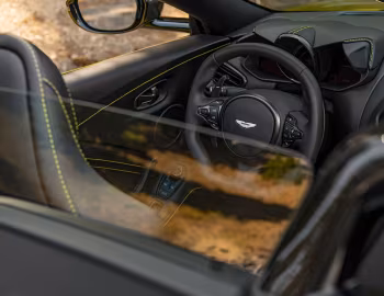 Intérieur 2021–25 Aston Martin Vantage Roadster [North America] '2020–25
