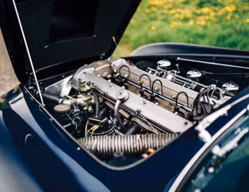 Sous la capuche Aston Martin Volante [LHD] '1965–66