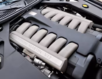 Bajo el capó Aston Martin DB7 Zagato '2003