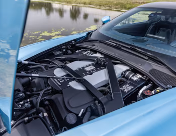 Sous la capuche 2020–pr. Aston Martin DBS GT Zagato [North America] '2019–pr.