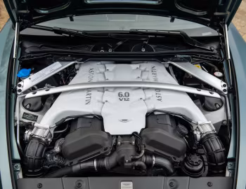 Sous la capuche Aston Martin V12 Zagato (#037) '2012