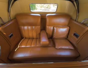 Інтэр'ер 1932 Auburn 8-100A Custom Dual Ratio Phaeton