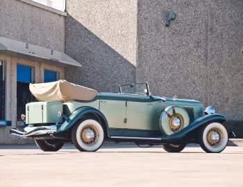 1933 Auburn 8-105 Salon Dual Ratio Convertible Sedan