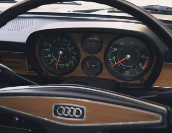 Tableau de bord Audi 100 2-door GL [UK-spec] (C1) '1971–73