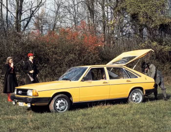 Audi 100 Avant (C2) '08.1977–08.1979
