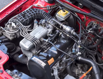 Bajo el capó Audi 80 2.0E SE [UK-spec] (8A,B3) '1991