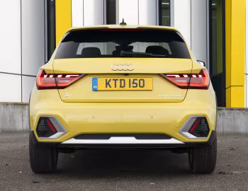 Audi A1 citycarver [UK-spec] '2019–21