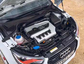 Bajo el capó Audi A1 quattro [UK-spec] (8X) '2012