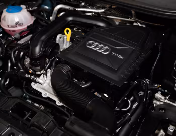 Bajo el capó Audi A1 TFSI [Japan] (8X) '2015–18
