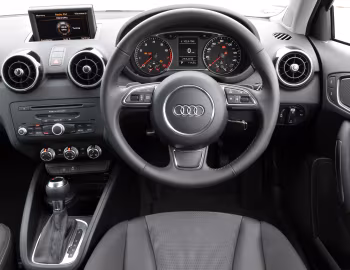 Panel frontal Audi A1 TFSI [UK-spec] (8X) '2010–14