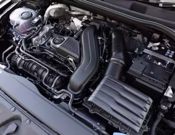 Bajo el capó Audi A3 Sedan 35 TFSI S line [Australia] '2025–pr.