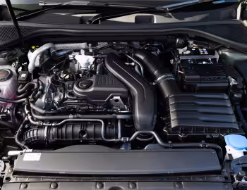 Bajo el capó Audi A3 Sportback 35 TFSI S line [Australia] '2025–pr.