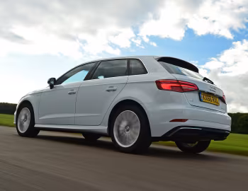 Audi A3 Sportback e-tron [UK-spec] (8V) '2016–20