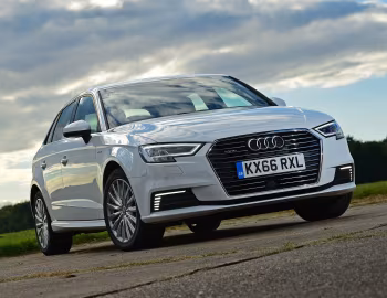 Audi A3 Sportback e-tron [UK-spec] (8V) '2016–20