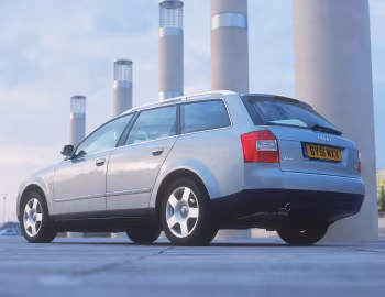 Audi A4 2.0 FSI Avant [UK-spec] (B6/8E) '2001–04