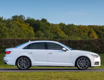 Audi A4 2.0 TDI S line [UK-spec] (B9) '2015–19