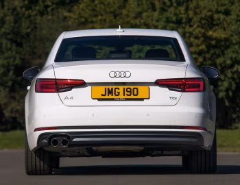 Audi A4 2.0 TDI S line [UK-spec] (B9) '2015–19