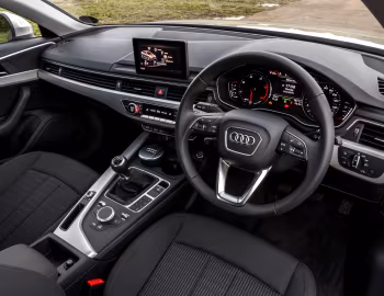 Interior Audi A4 2.0 TDI ultra [UK-spec] (B9) '2015–19