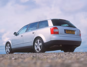 Audi A4 2.5 TDI Avant [UK-spec] (B6/8E) '2001–04