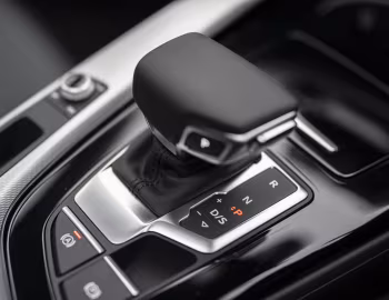 Interior Audi A4 allroad 50 TDI quattro [UK-spec] (B9) '2019–25