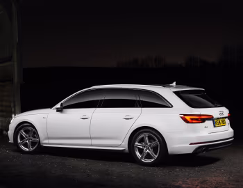 Audi A4 Avant 2.0 TFSI quattro S line [UK-spec] (B9) '2016–19