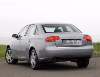 Audi A4 2.0 TDI Sedan [Australia] (B7,8E) '2005–07