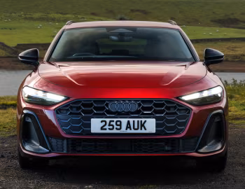 Audi A5 Avant e-hybrid quattro S line [UK-spec] (B10) '2025–pr.