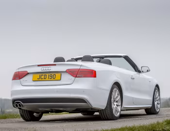 Audi A5 3.0 TDI quattro S line Cabriolet [UK-spec] '2011–17