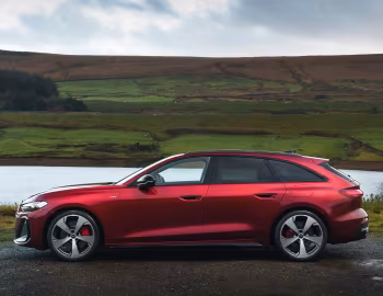 Audi A5 Avant e-hybrid quattro S line [UK-spec] (B10) '2025–pr.