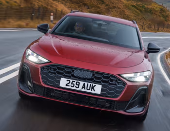 Audi A5 Avant e-hybrid quattro S line [UK-spec] (B10) '2025–pr.