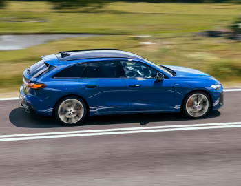 Audi A5 Avant e-hybrid quattro S line [Australia] (B10) '2025–pr.