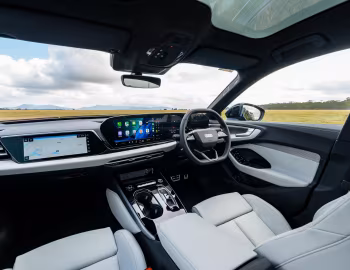 Panel frontal Audi A5 Avant e-hybrid quattro S line [Australia] (B10) '2025–pr.