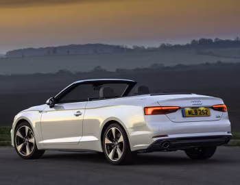 Audi A5 Cabriolet 2.0 TFSI quattro S Line [UK-spec] '2017–19