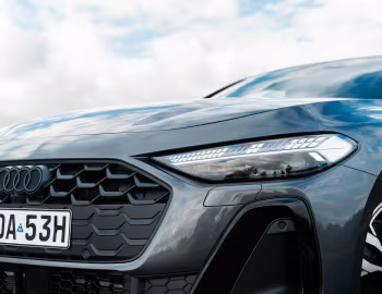 Audi A5 e-hybrid quattro S line [Australia] (B10) '2025–pr.