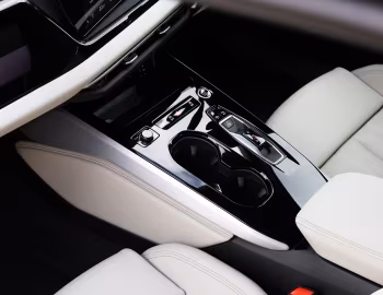 Interior Audi A5 TFSI S line [Australia] (B10) '2025–pr.