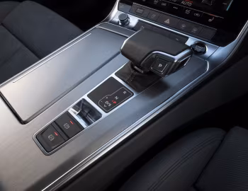 Intérieur Audi A6 50 TFSI e quattro S line Avant [UK-spec] (C8) '2021–pr.