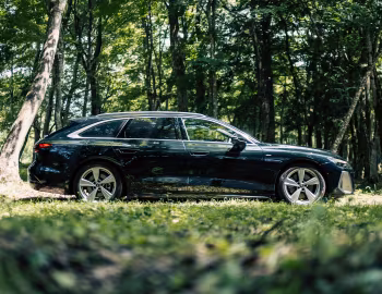 Audi A6 Avant TDI quattro S line [Japan] (C9) '2026