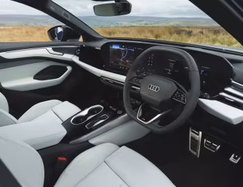 Interior Audi A6 Avant TDI quattro S line "Launch Edition" [UK-spec] '2025–pr.
