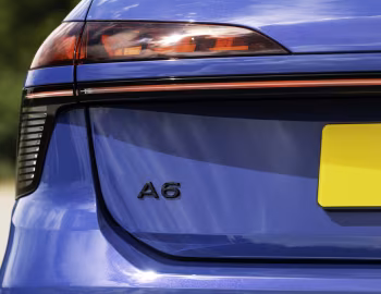 Audi A6 TDI quattro S line "Launch Edition" [UK-spec] (C9) '2025–pr.