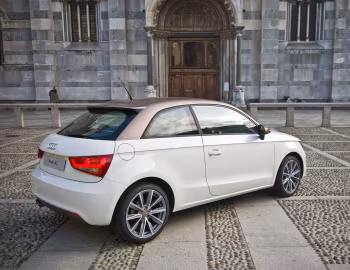 Aznom Audi A1 "Goldie" (8X) '2011