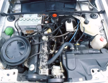 发动机舱 Audi Coupe GT (81,85) '1981–84