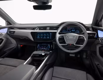 Panel frontal Audi e-tron 50 quattro S line [Japan] '2021–22