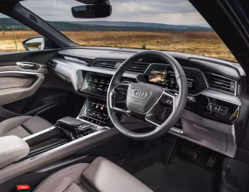 Panel frontal Audi e-tron 55 quattro [UK-spec] '2019–22