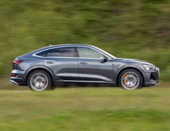 Audi e-tron 55 quattro Sportback S line [Japan] '2020–pr.