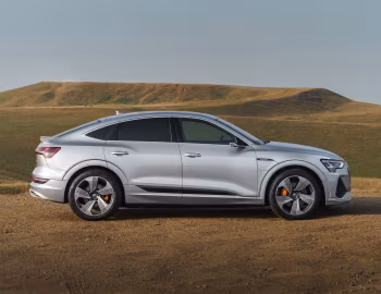 Audi e-tron 55 quattro Sportback S line [UK-spec] '2020–pr.