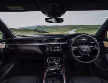 Panel frontal Audi e-tron 55 quattro Sportback S line [UK-spec] '2020–pr.