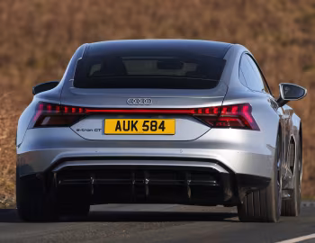 Audi e-tron GT quattro [UK-spec] '2025–pr.